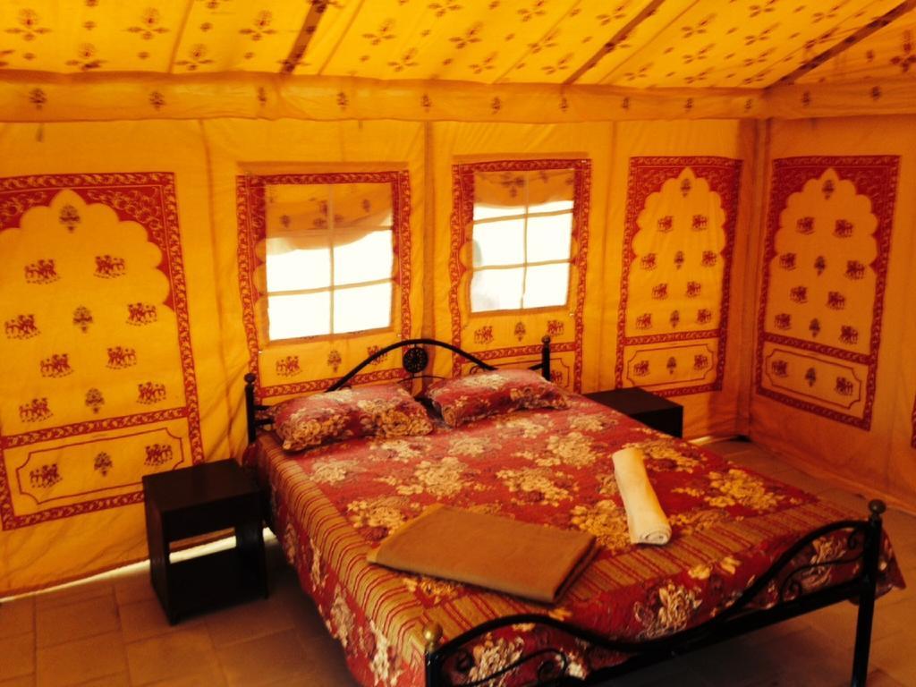 Raj Resorts Jaisalmer Rom bilde